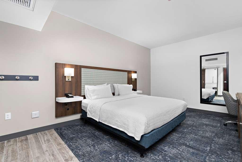 Hampton Inn Kansas City - Downtown Financial District Номер фото