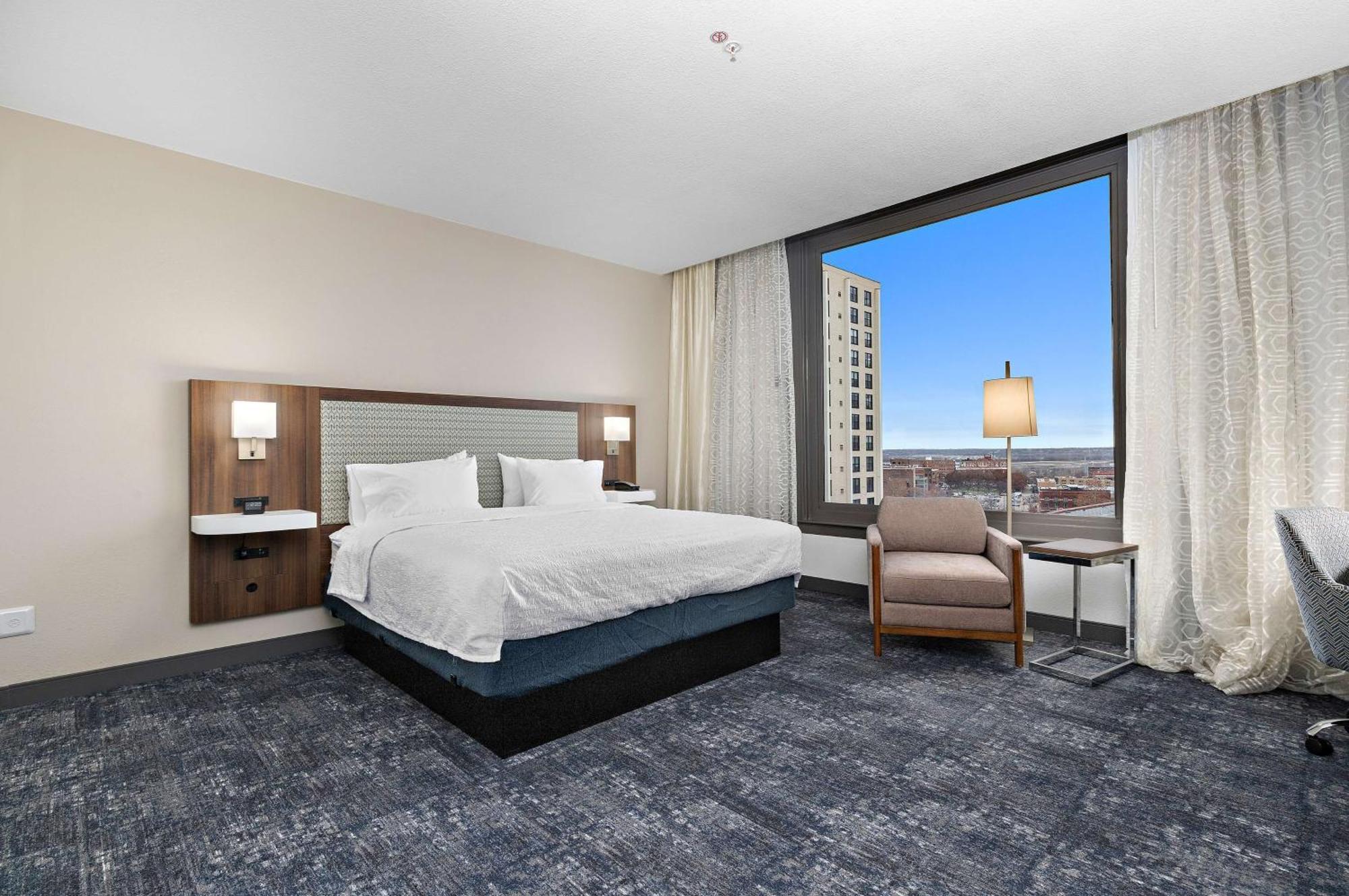 Hampton Inn Kansas City - Downtown Financial District Экстерьер фото