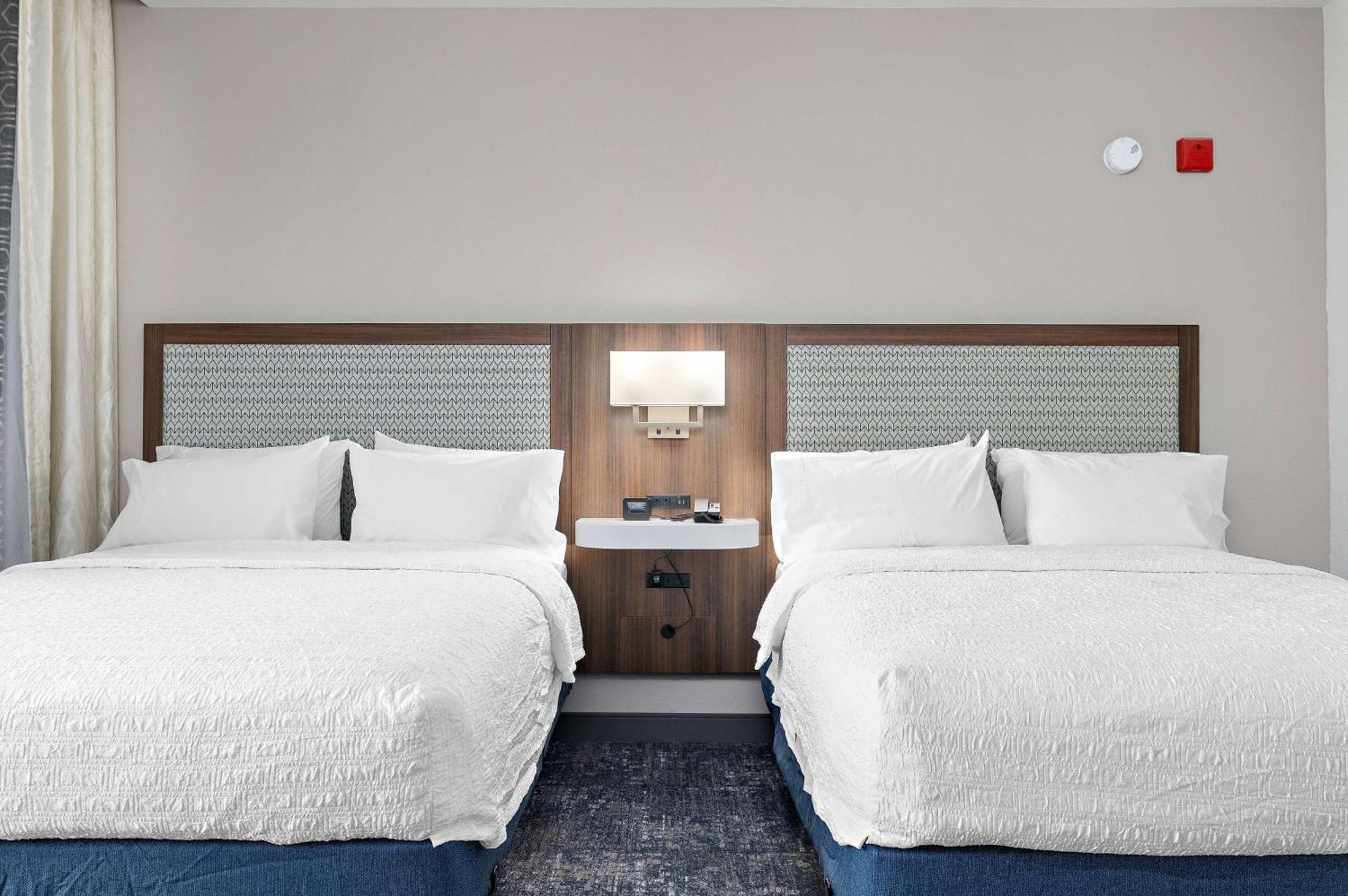 Hampton Inn Kansas City - Downtown Financial District Экстерьер фото