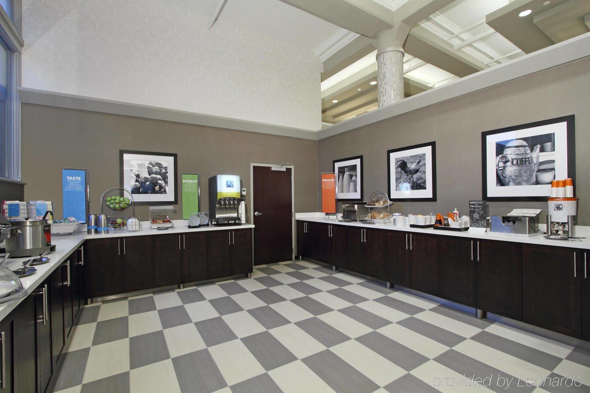 Hampton Inn Kansas City - Downtown Financial District Экстерьер фото